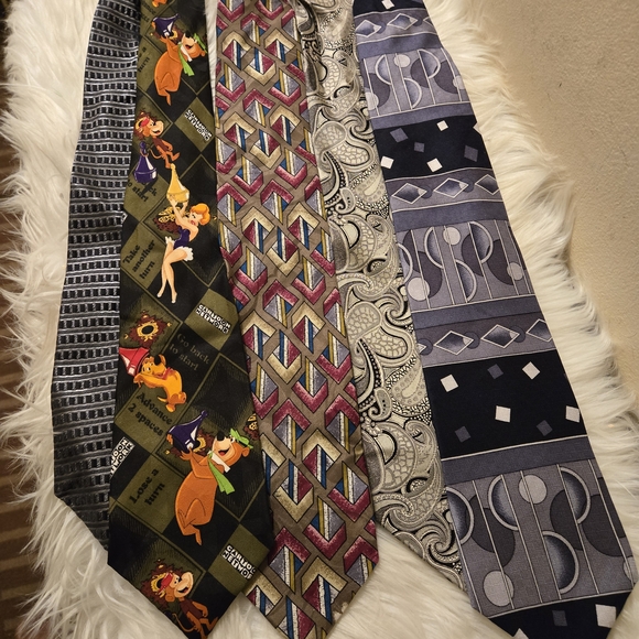 Assorted Multi-colored Ties Collection - Picture 10 of 11